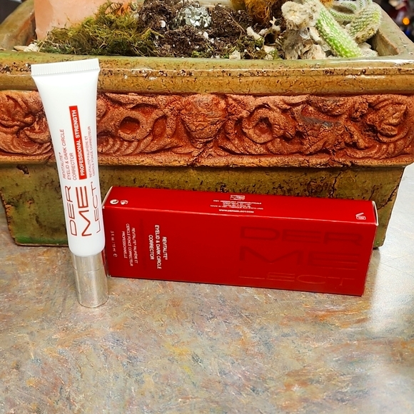 Revitalite Eyelid & Dark Circle Corrector new - Picture 1 of 4